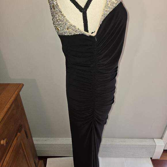 Boutique black evening gown. Off the shoulder, sequin and bea… - Picture 5 of 7